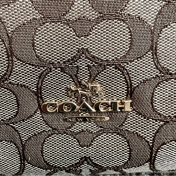 Coach - Signature Jacquard Dufflette - Khaki/Brown/Light Gold - Picture 2 of 15